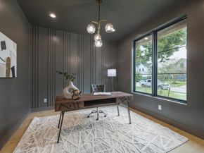 1341 Candlelight Lane, Houston TX 77018