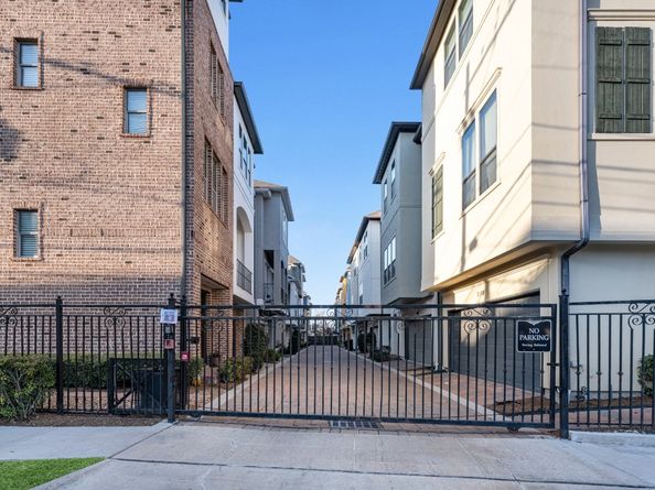 3414 Center Street, Houston TX 77007