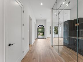 4046 Drummond Street, Houston TX 77025