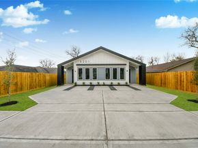 5201 Fairchild Street, Houston TX 77028