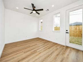 5201 Fairchild Street, Houston TX 77028