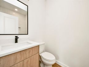 5201 Fairchild Street, Houston TX 77028