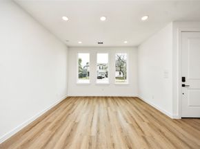 5201 Fairchild Street, Houston TX 77028