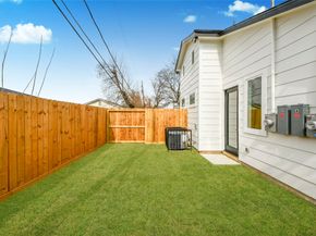 5201 Fairchild Street, Houston TX 77028