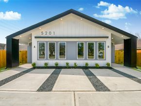 5201 Fairchild Street, Houston TX 77028