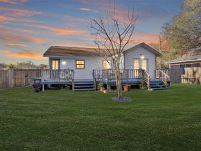 221 Carrell Street, Tomball TX 77375