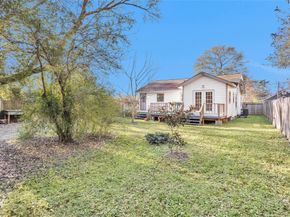 221 Carrell Street, Tomball TX 77375