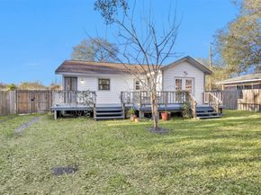 221 Carrell Street, Tomball TX 77375