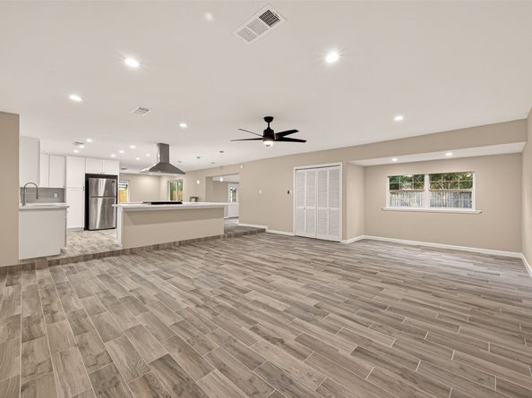11206 Huggins Drive, Houston TX 77035