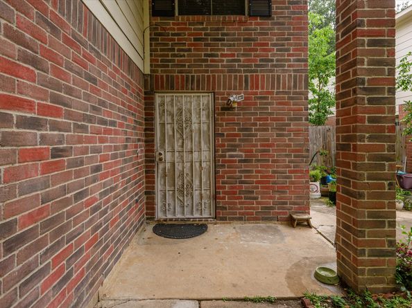 8052 Golf Green Circle, Houston TX 77036