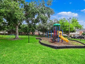 2125 Winrock Boulevard 38, Houston TX 77057
