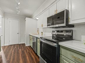 2125 Winrock Boulevard 38, Houston TX 77057