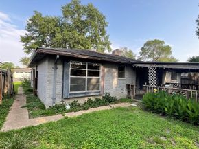 11710 Chadbrook Lane, Houston TX 77099