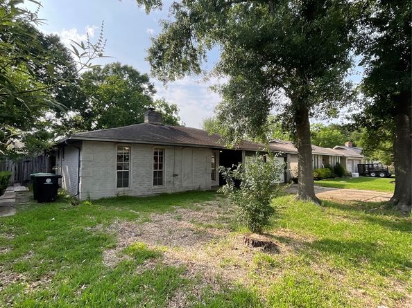11710 Chadbrook Lane, Houston TX 77099