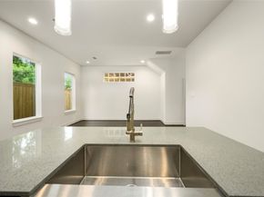 9448 Kerrwood Lane, Houston TX 77080