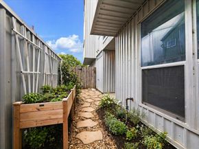 6130 Grand Boulevard, Houston TX 77021