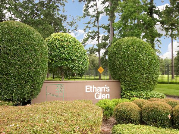 318 Litchfield Lane, Houston TX 77024