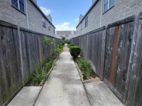 7649 Cambridge Street 7649, Houston TX 77054