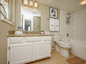 2826 S Bartell Drive 37, Houston TX 77054