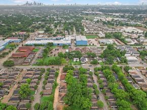 315 E Whitney Street, Houston TX 77022