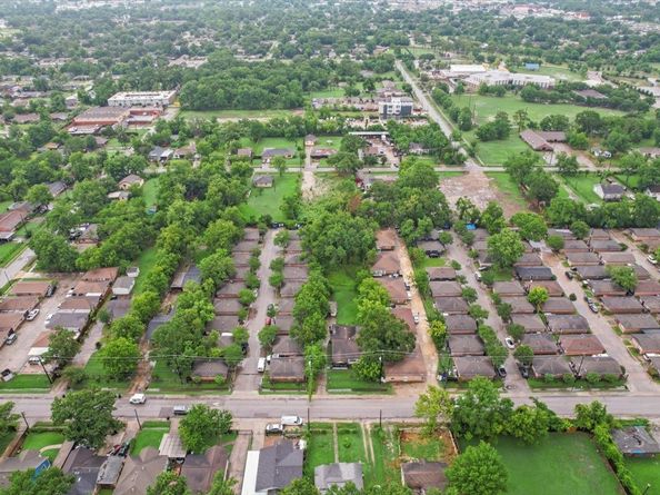 315 E Whitney Street, Houston TX 77022