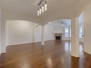 7611 S Linpar Court S, Houston TX 77040