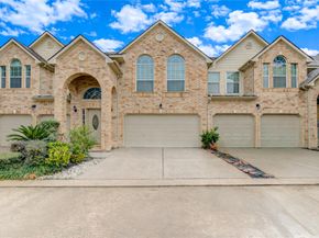 7611 S Linpar Court S, Houston TX 77040