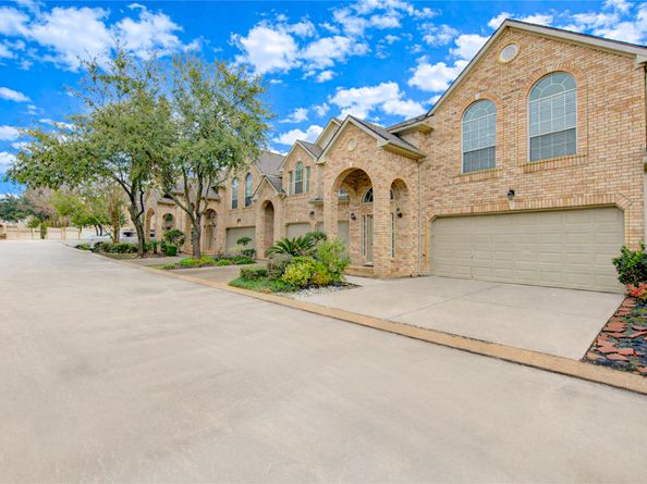 7611 S Linpar Court S, Houston TX 77040