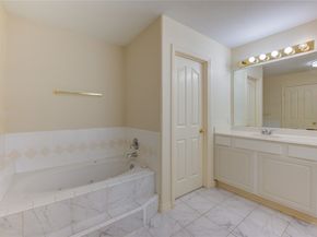 7611 S Linpar Court S, Houston TX 77040