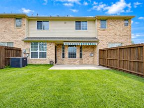 7611 S Linpar Court S, Houston TX 77040