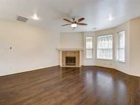 7611 S Linpar Court S, Houston TX 77040