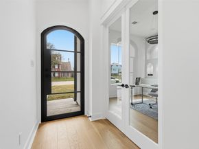 204 Milwaukee Street, Houston TX 77009