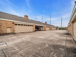 600 Wilcrest Drive 68, Houston TX 77042