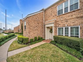 600 Wilcrest Drive 68, Houston TX 77042