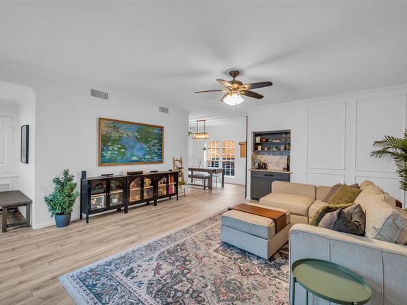 600 Wilcrest Drive 68, Houston TX 77042