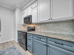 600 Wilcrest Drive 68, Houston TX 77042