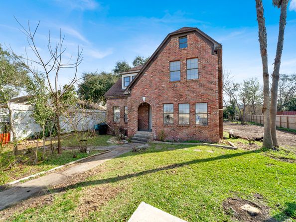 3727 Broadway Street, Houston TX 77017
