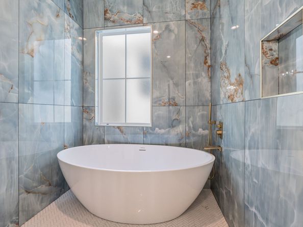 1140 W 16th St Street, Houston TX 77008