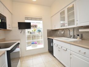 9809 Richmond Avenue G1, Houston TX 77042
