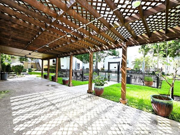 9809 Richmond Avenue G1, Houston TX 77042