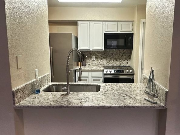 8100 Cambridge Street 32, Houston TX 77054