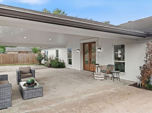 8800 Brae Acres Road, Houston TX 77074
