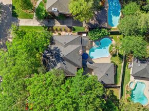 26 E Sterling Pond Circle, The Woodlands TX 77382