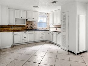 4803 Robertson Street, Houston TX 77009