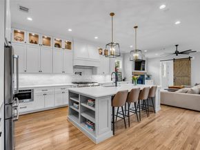 800 Walton Street, Houston TX 77009
