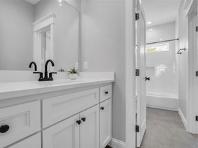 800 Walton Street, Houston TX 77009