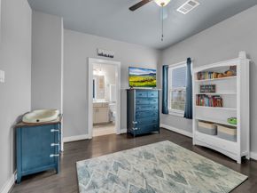 5849 E Post Oak Lane, Houston TX 77055