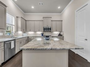 5849 E Post Oak Lane, Houston TX 77055