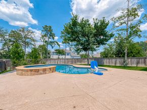 115 N Winter Sunrise Circle, Tomball TX 77375