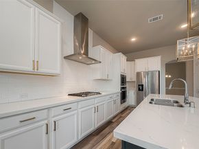 115 N Winter Sunrise Circle, Tomball TX 77375